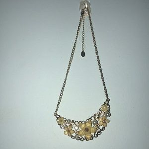 STATEMENT NECKLACE